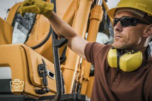 Se busca operador de maquinaria para construcción de puentes