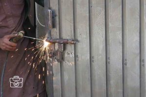 Se busca soldador para fabricar portones metálicos